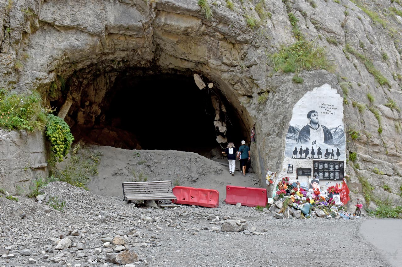 Памятник Сергею Бодрову 1